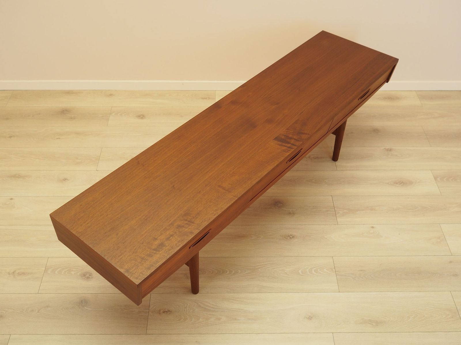 Teakhouten lowboard, Deens design, ca. jaren 1960, gemaakt in Denemarken photo vinterior