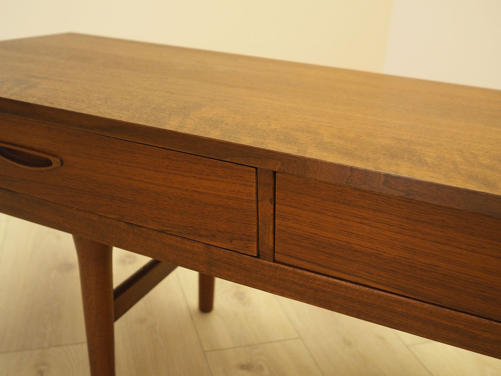 photo for sale Teakhouten lowboard, Deens design, ca. jaren 1960, gemaakt in Denemarken