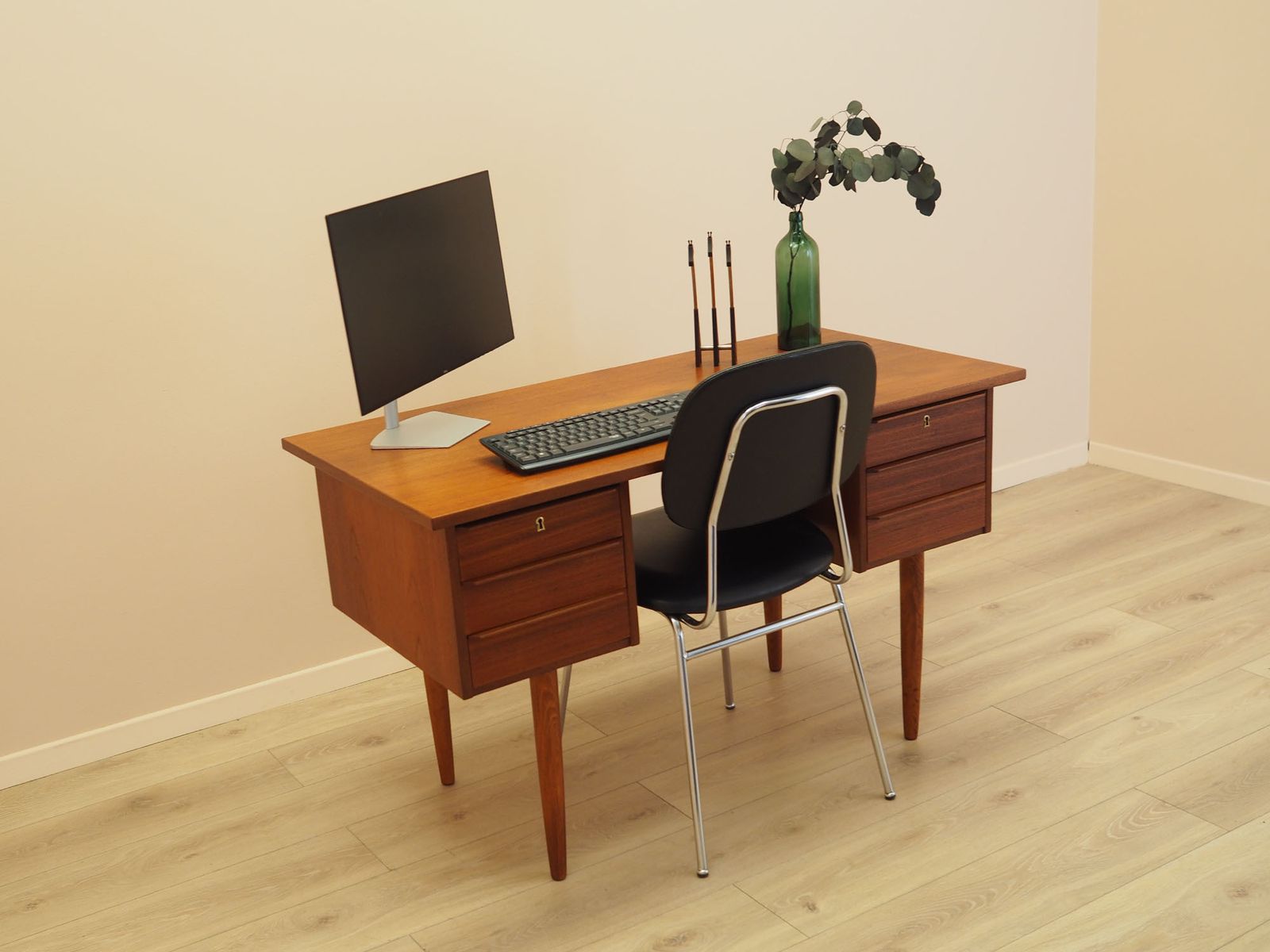 Teakhouten bureau, Deens design, jaren 1970, gemaakt in Denemarken photo for sale