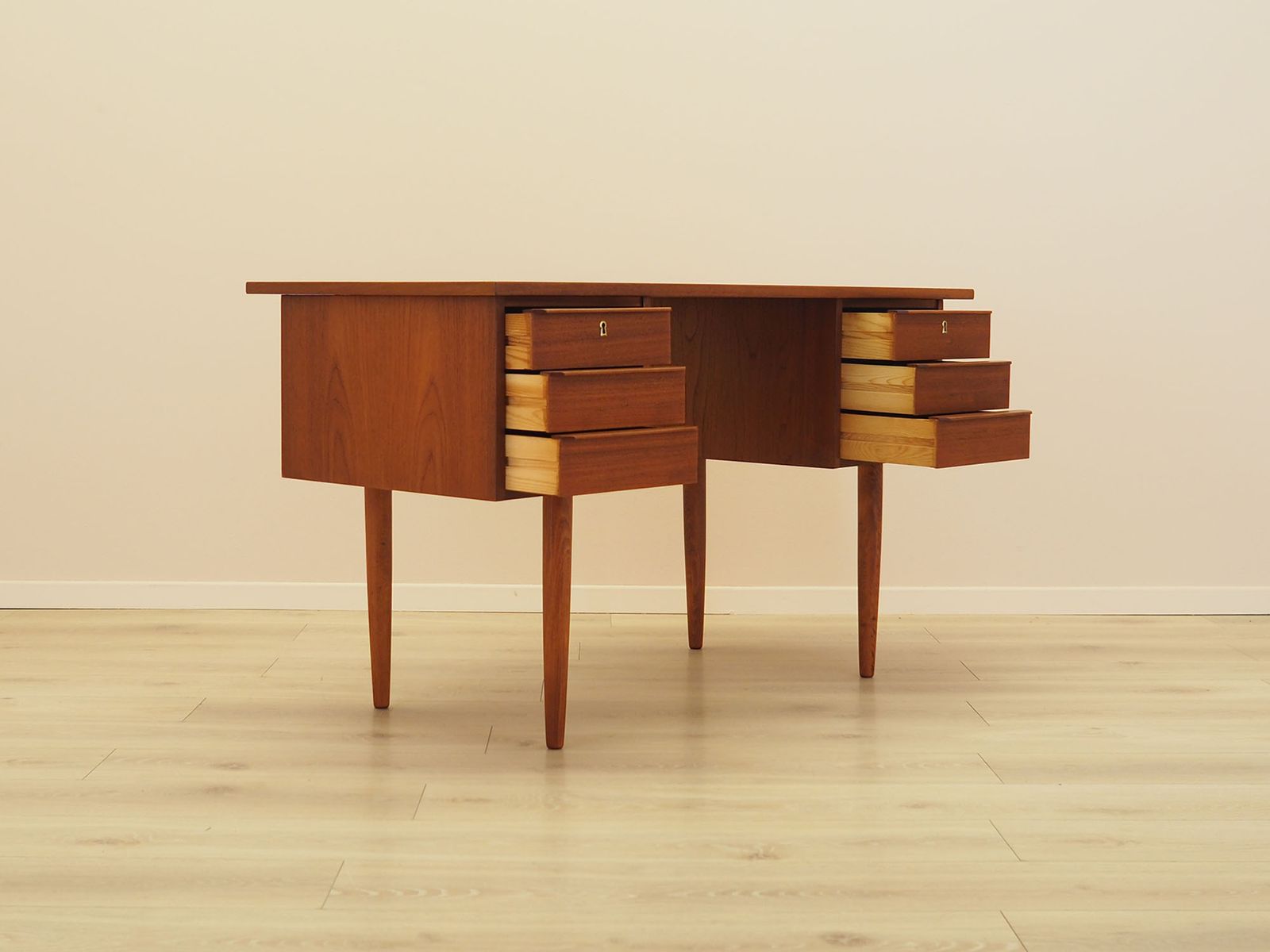 Teakhouten bureau, Deens design, jaren 1970, gemaakt in Denemarken photo buy