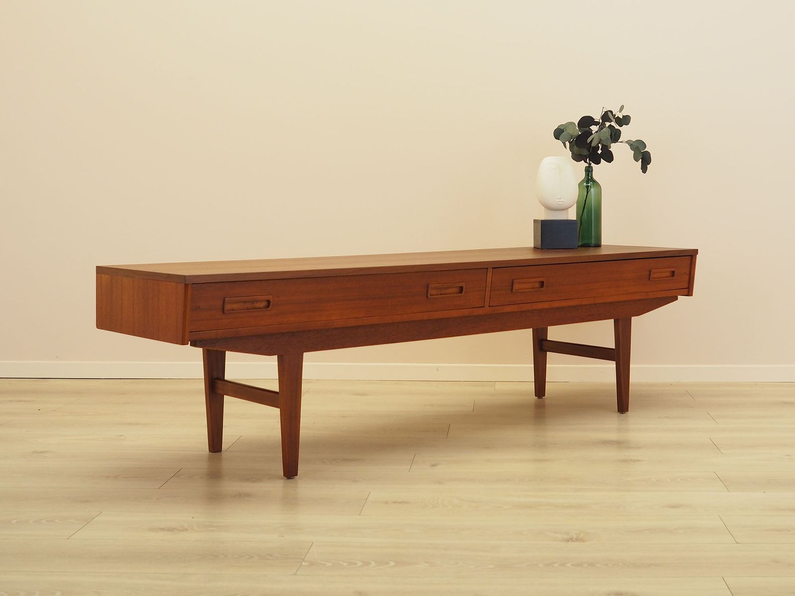Teakhouten lowboard, Deens design, ca. jaren 1960, gemaakt in Denemarken photo 2009.0