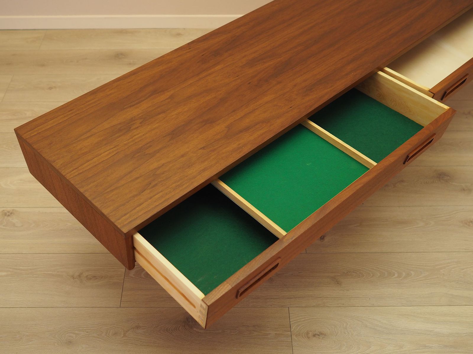 2009.0 Teakhouten lowboard, Deens design, ca. jaren 1960, gemaakt in Denemarken photo