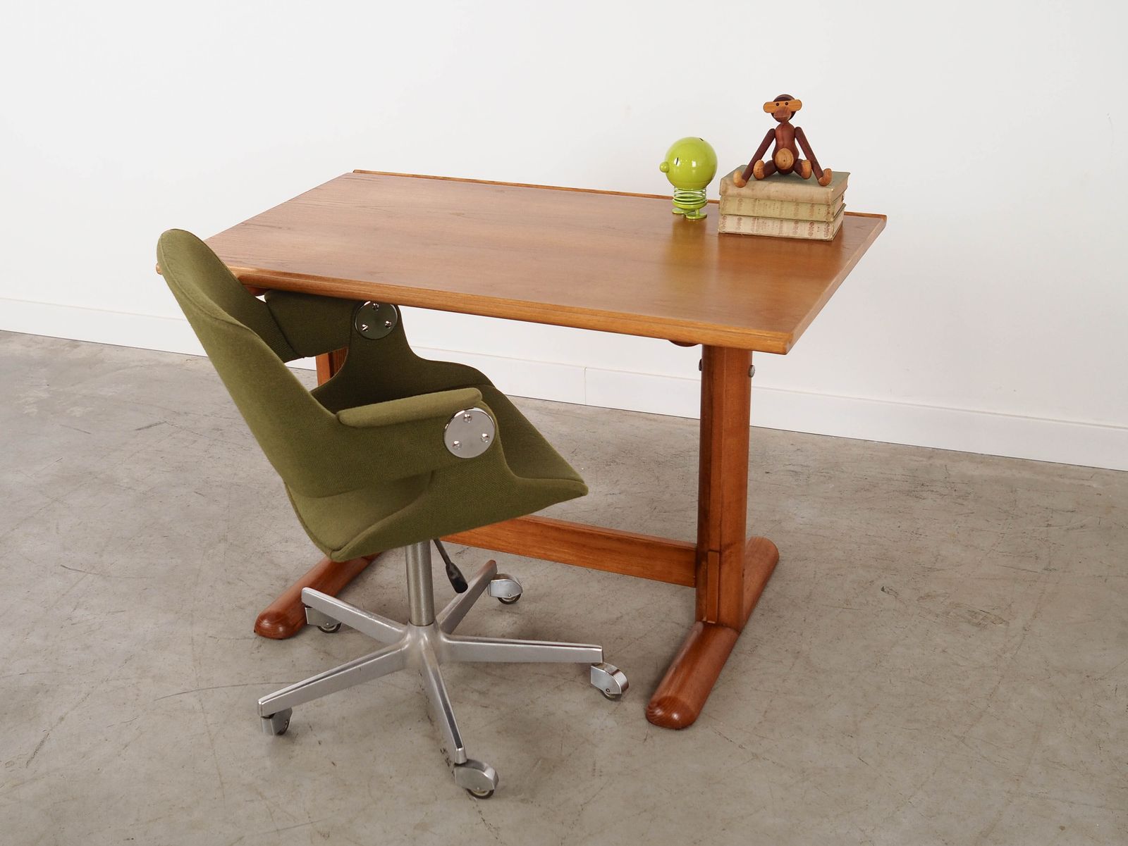 Desk With An Adjustable Top, Italian Design, 1970s, Made In Italy photo furniture