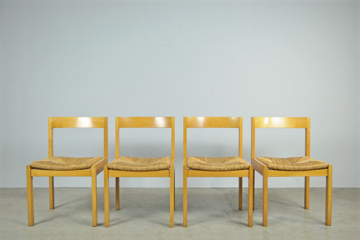 Vintage Dutch Design Eiken Eetkamerstoelen, jaren 1960 photo Meubels