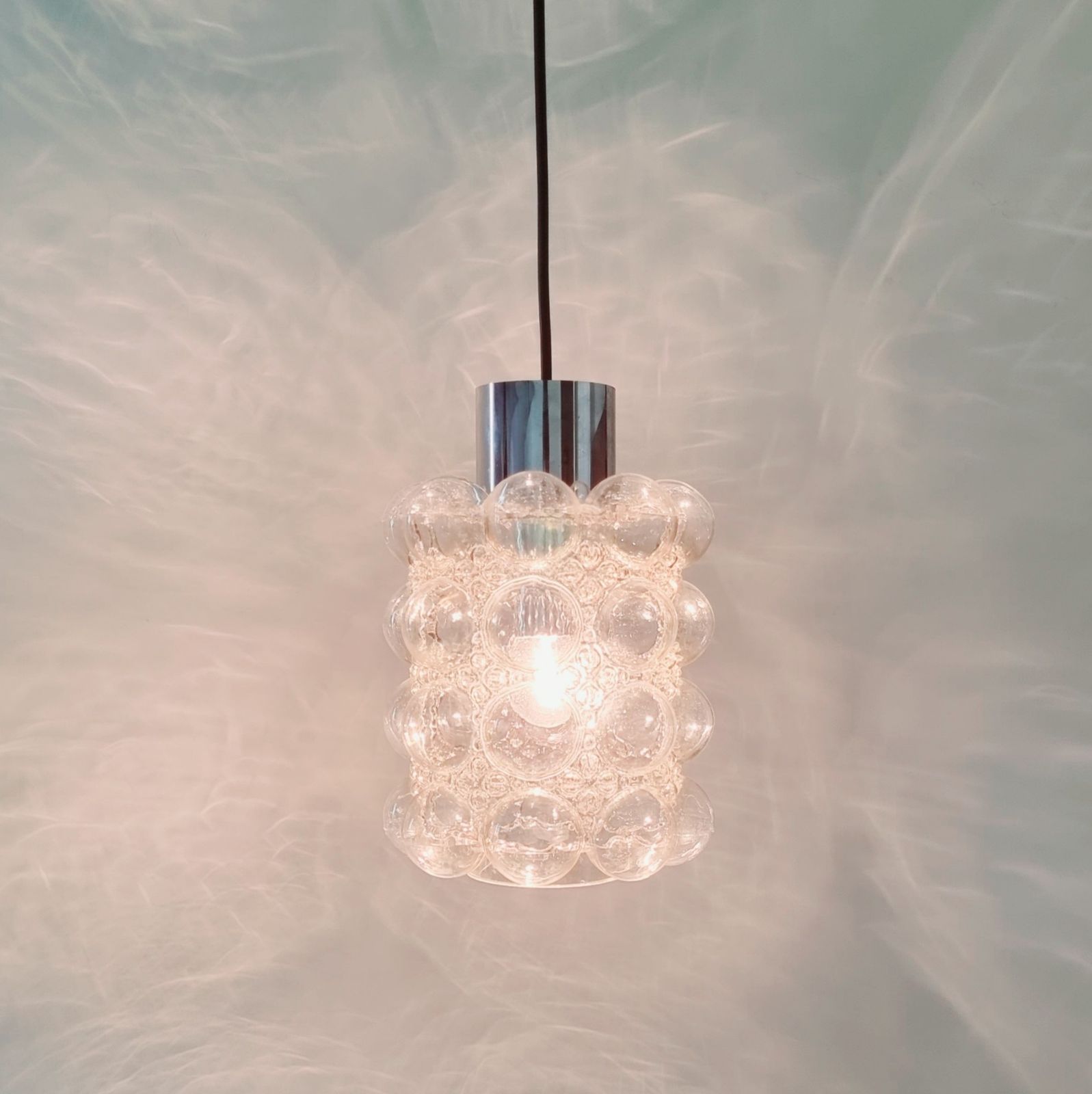 Mid-Century Modern bolle glazen & chromen hanglamp van Helena Tynell voor Limburg, Duitsland, ca. jaren 1960/1970 photo Verlichting