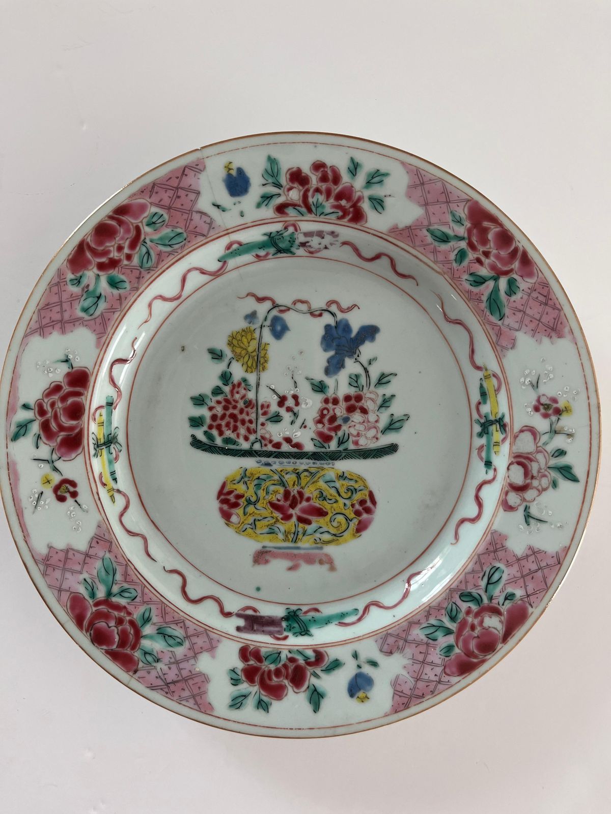 Chinese Porcelain Plate Famille Rose Flower Basket, Qing Yongzheng Circa 1730 photo 468.0