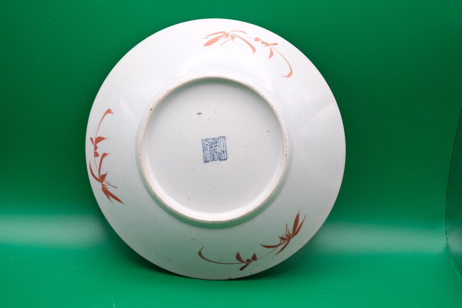 Paar antieke Chinese exportporseleinen schalen, koraalrode fond, 19e eeuw Qing photo buy