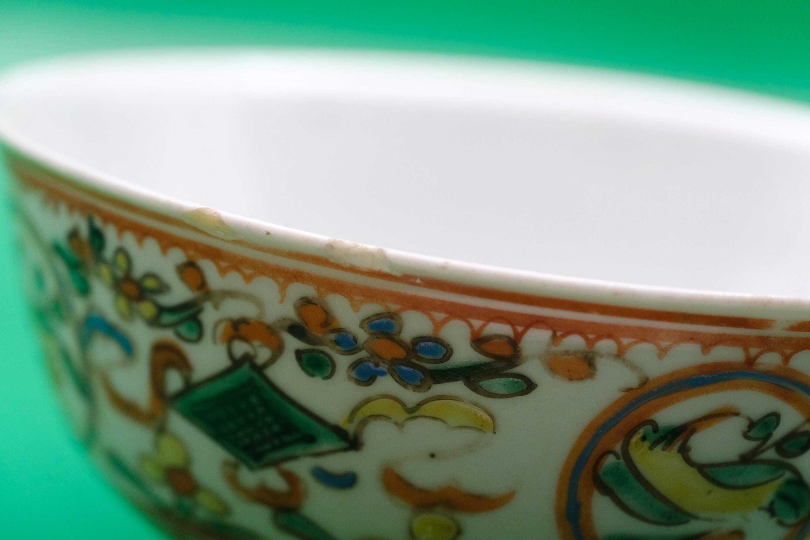 Antiek Chinees Swatow-kom, 17e eeuw, Ming/Transitional, ijzerrood exportaardewerk, geauthenticeerd door veilinghuis photo vintage