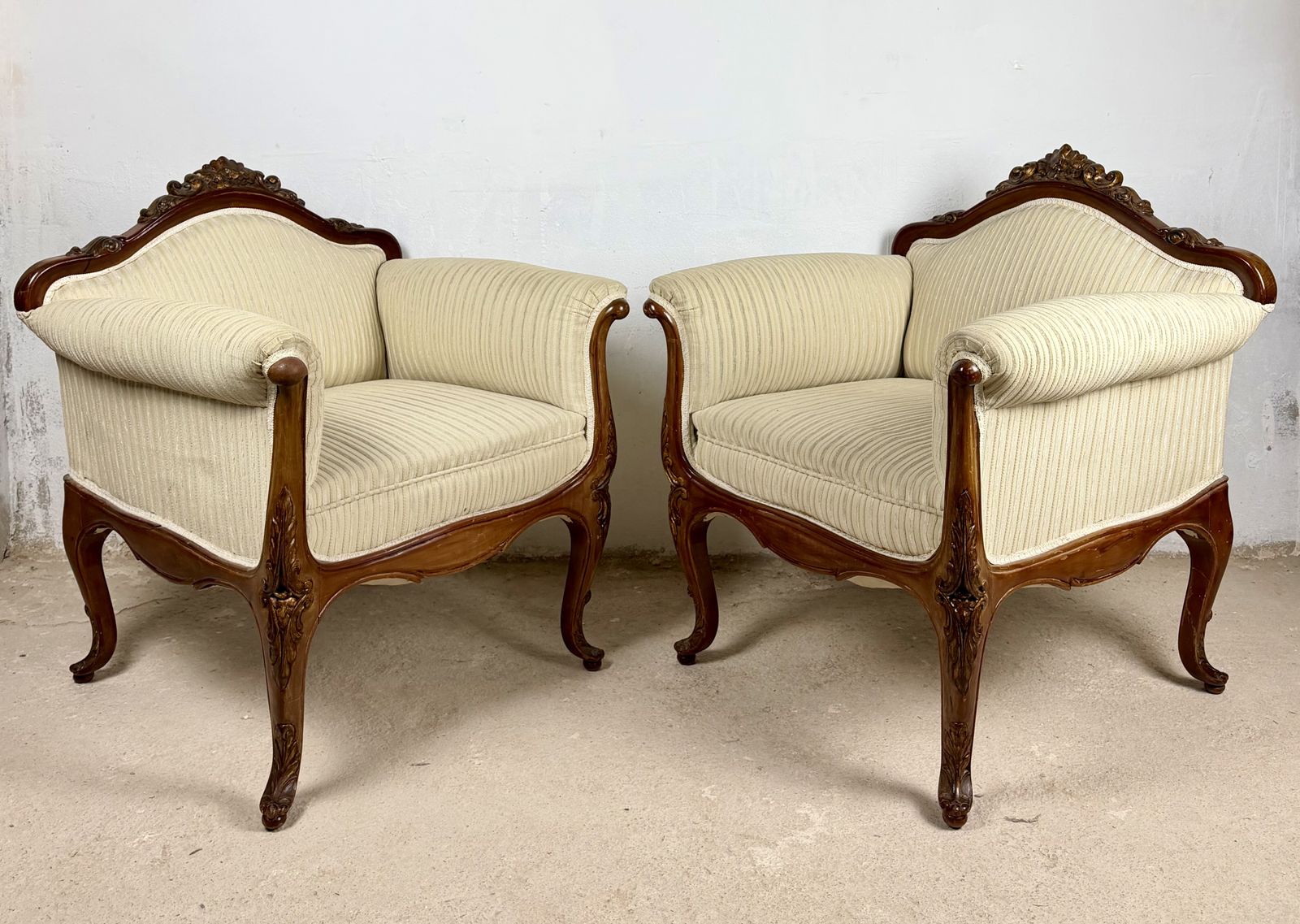 Paar Franse Louis XV-stijl fauteuils, jaren 1960 photo furniture