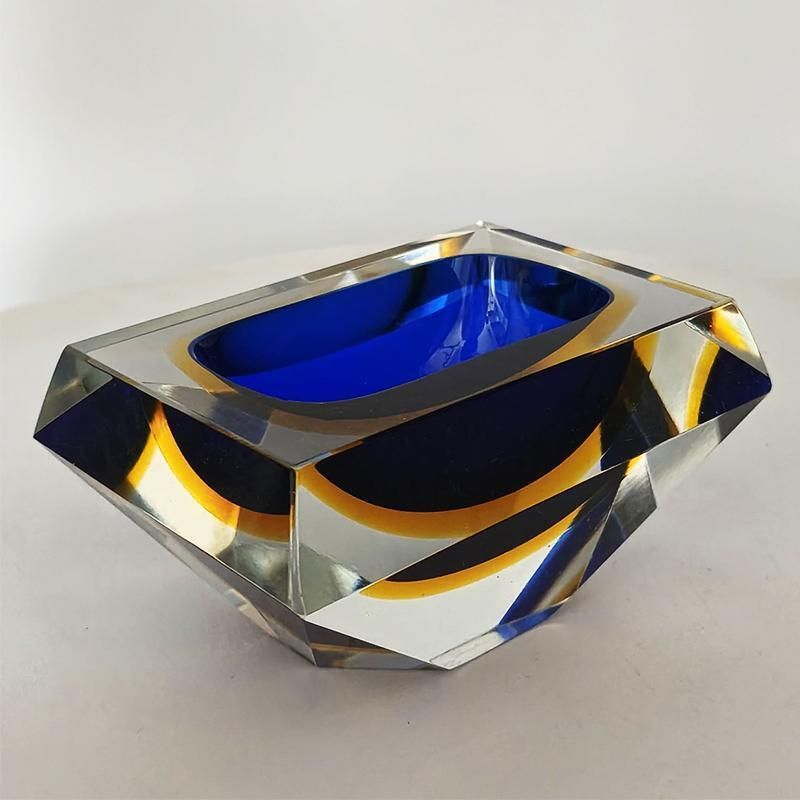 Cendrier rectangulaire multifacettes en verre de Murano à l'uranium, années 1960, par Flavio Poli pour Seguso. Fabriqué en Italie. photo Décoration