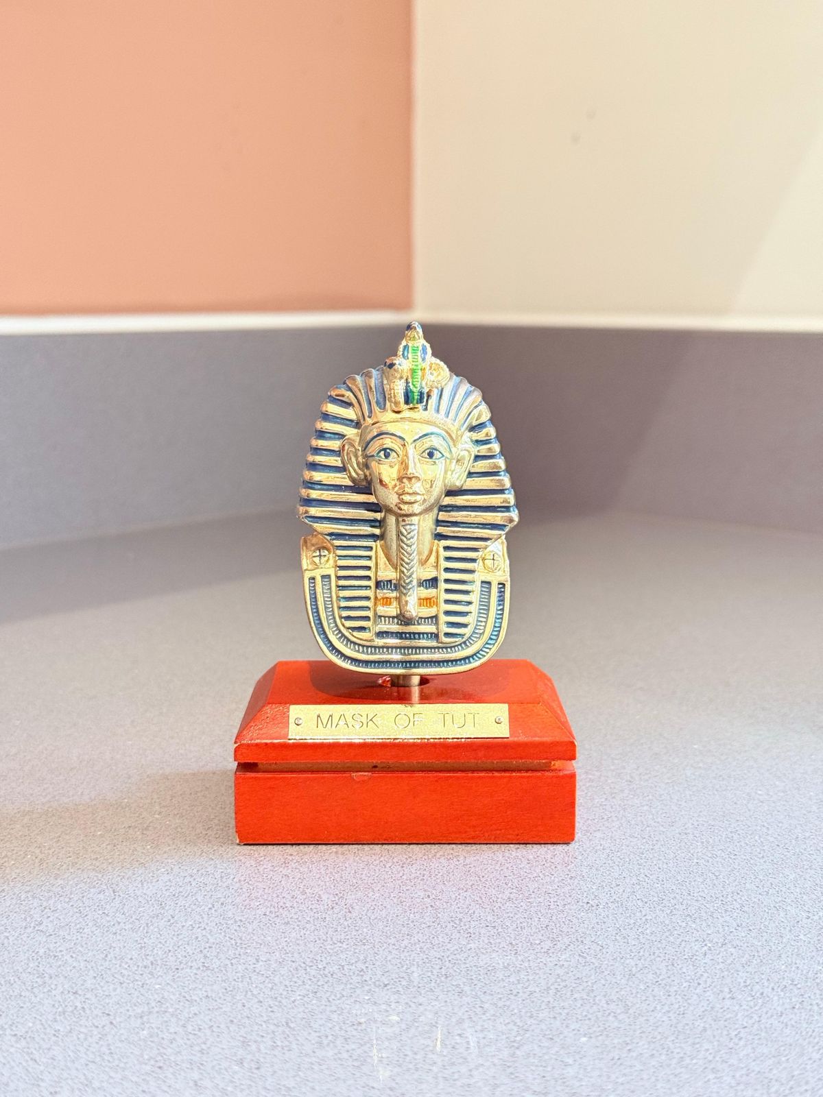 Egyptische farao Toetanchamon buste sculptuur, decoratief Ancient Egyptian Revival photo vinterior
