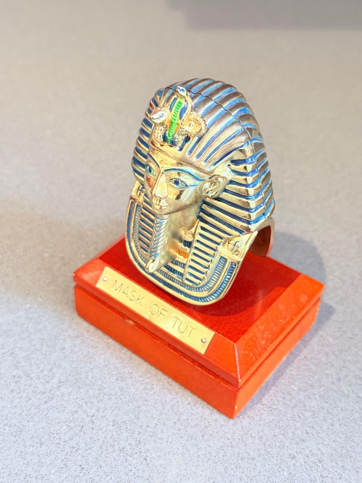 photo furniture Egyptische farao Toetanchamon buste sculptuur, decoratief Ancient Egyptian Revival