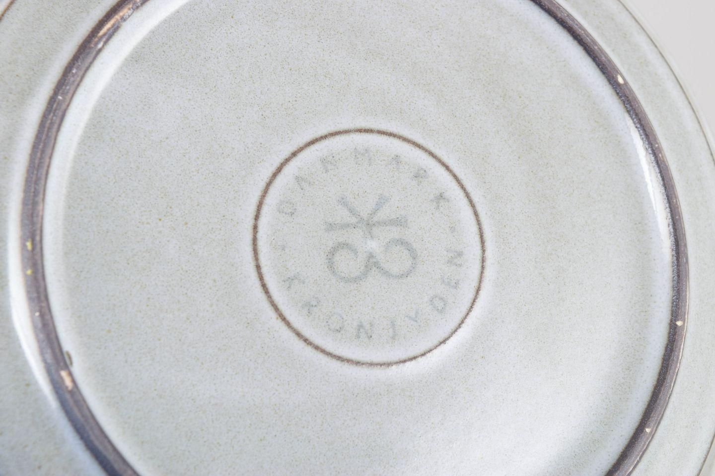 Jens Harald Quistgaard For Kronjyden / Bing & Grøndahl. Set Of Ten Side Plates. photo Woonaccessoires