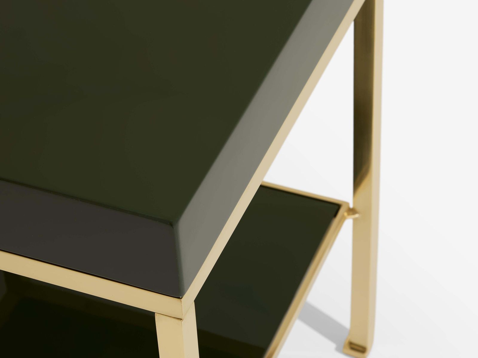 Paire de tables de chevet en laque verte et laiton Guy Lefevre Maison Jansen, années 1970 photo vintage