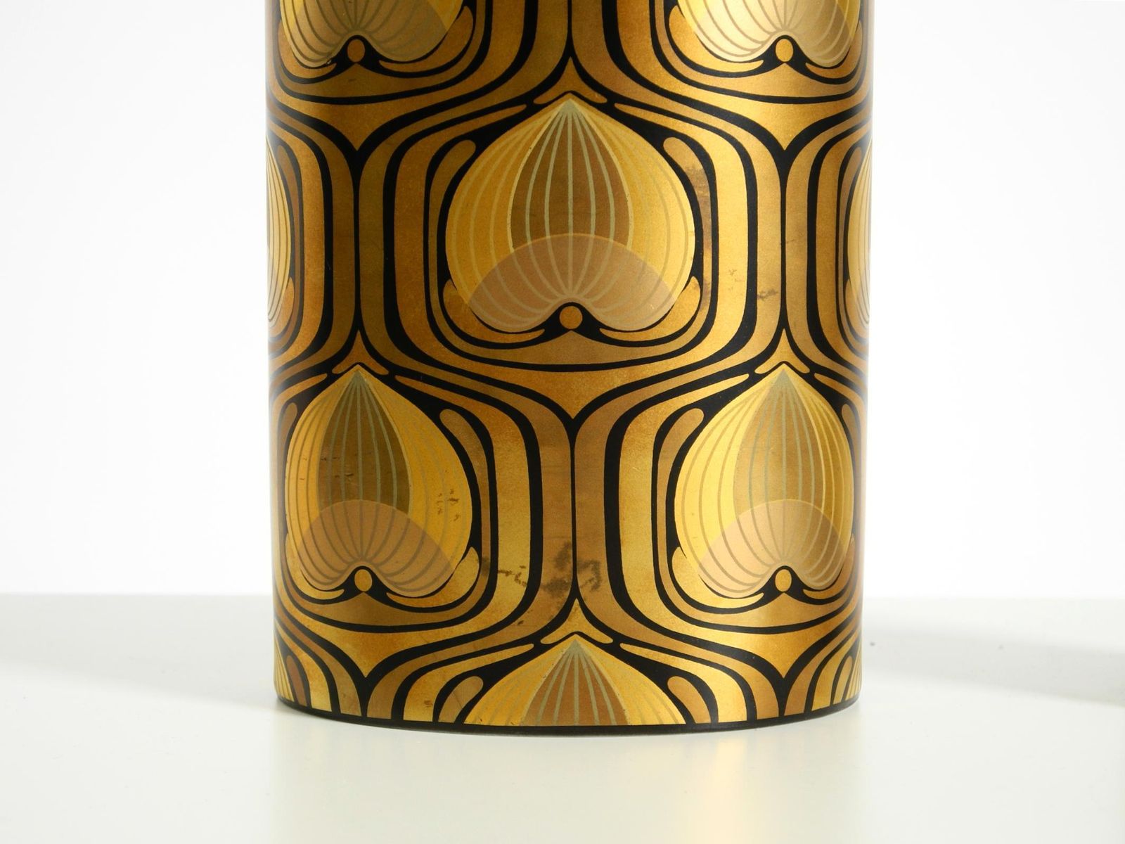 306.0 Twee porseleinen vazen uit de jaren 1970 van Björn Wiinblad voor Rosenthal Studio Linie photo