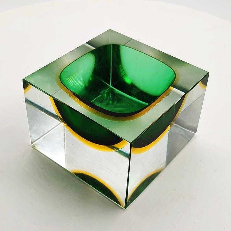 Zeldzame vierkante asbak in uraniumglas uit Murano, ca. jaren 1960, door Flavio Poli voor Seguso. photo 286.0