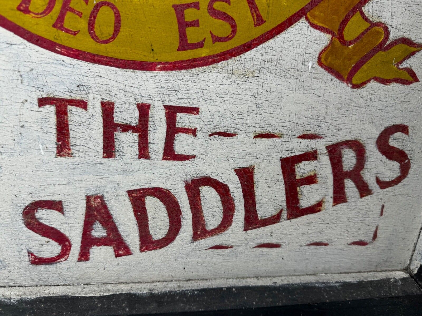 photo vinterior Vintage Heraldisch Handelsreclamebord J.Miles & Son Master Saddlers Dorchester