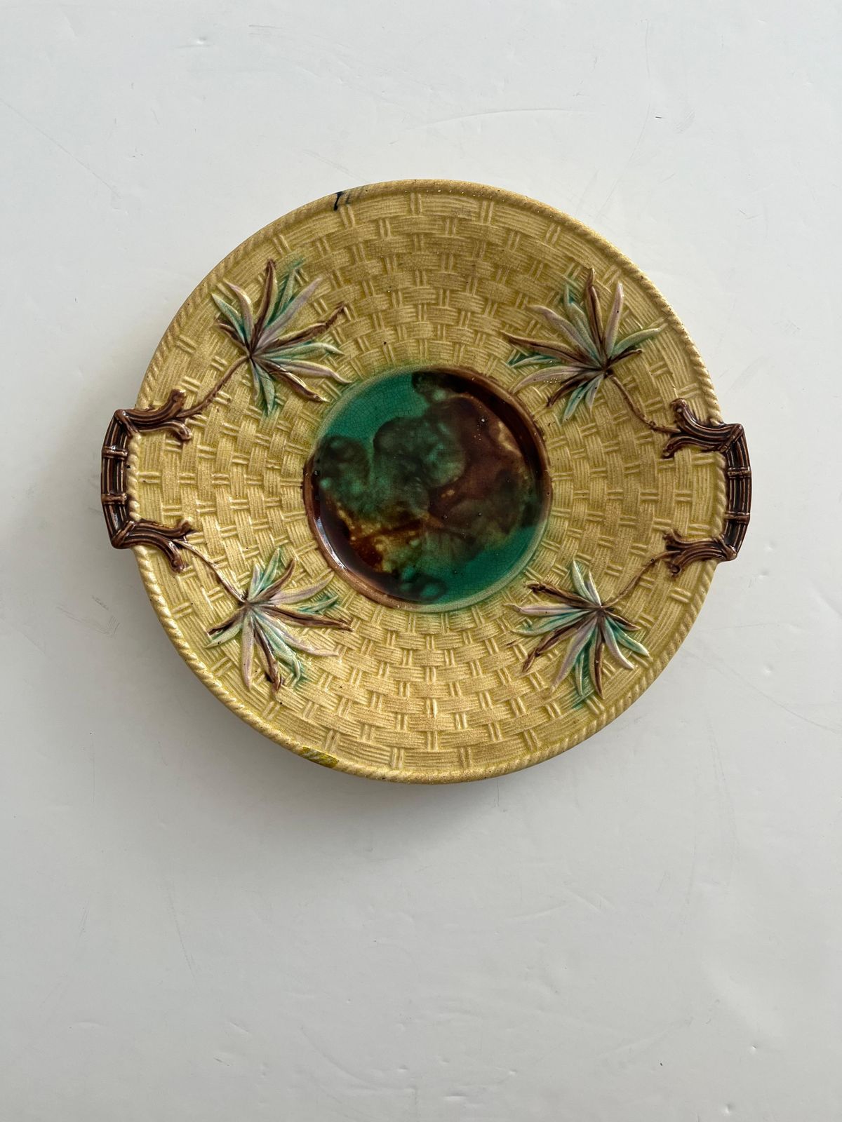 Majolica sandwichschaal of serveerschaal, mogelijk Minton of George Jones, ca. 1860 photo vinterior
