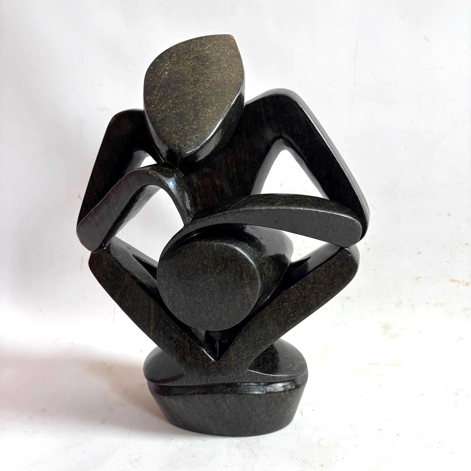 photo vinterior Large Shona Serpentine Stone Sculpture By R. Phiri | Abstract Mid Century African Art Museum