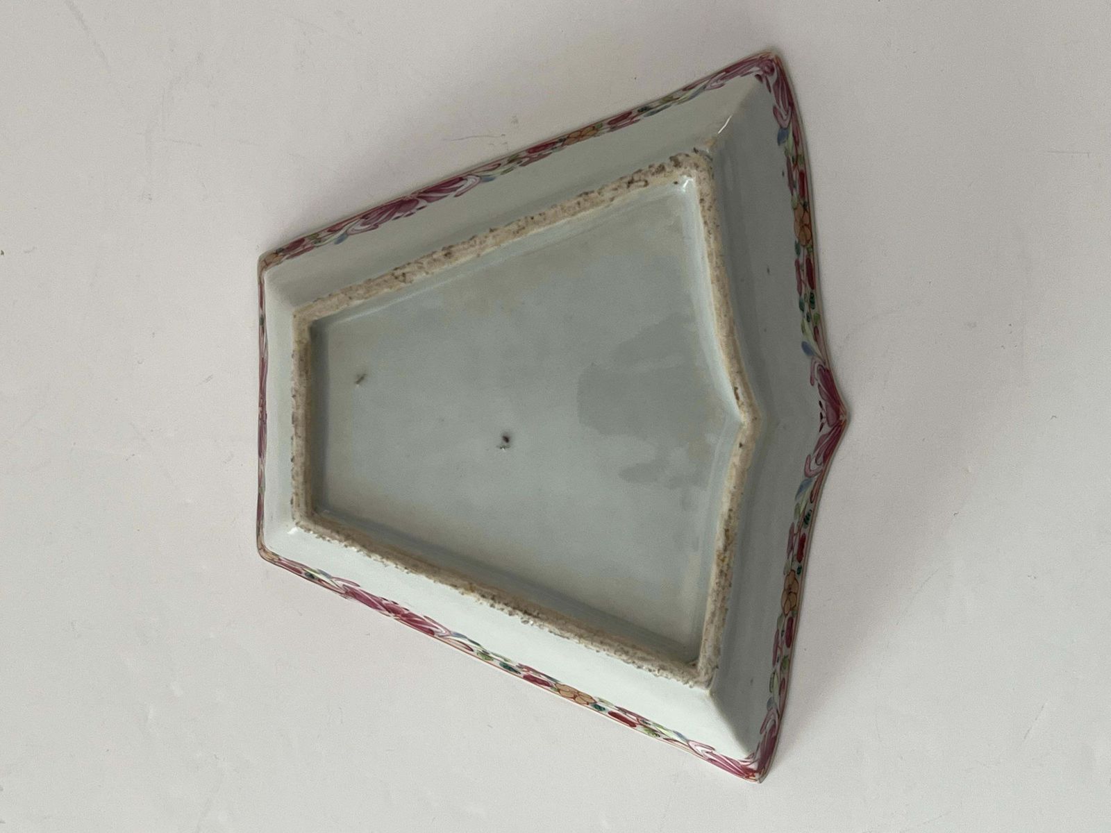 Woonaccessoires Chinese dekselbox, porselein Famille Rose, handgeschilderd, Qianlong ca. 1760 photo