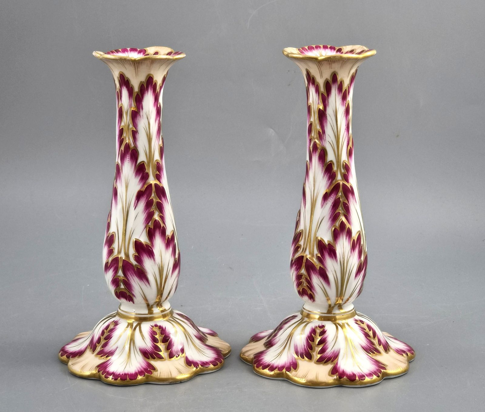 Ridgway, Paar Porseleinen Foliage Kandelaars, Patroon 1070, ca. 1825-1830 photo Woonaccessoires