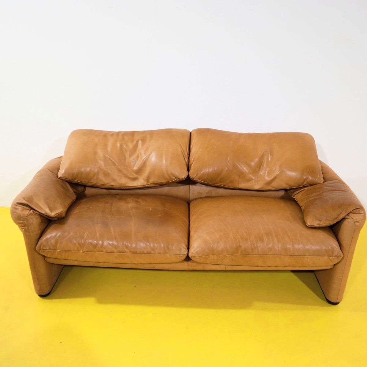 Maralunga zitset door Vico Magistretti voor Cassina, jaren 1970, tan leer – twee banken en een fauteuil photo furniture