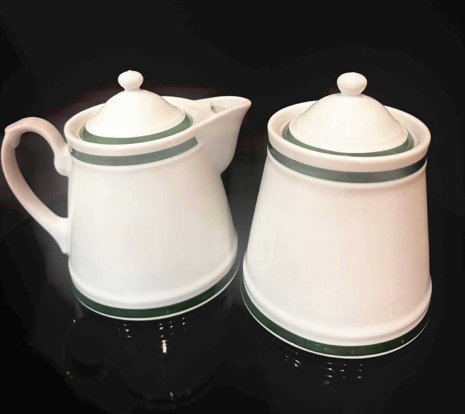 photo buy Vintage Williams Sonoma Brasserie Green roomkannetje en suikerpot – Made In Japan, wit porselein met groene streep, café-servies