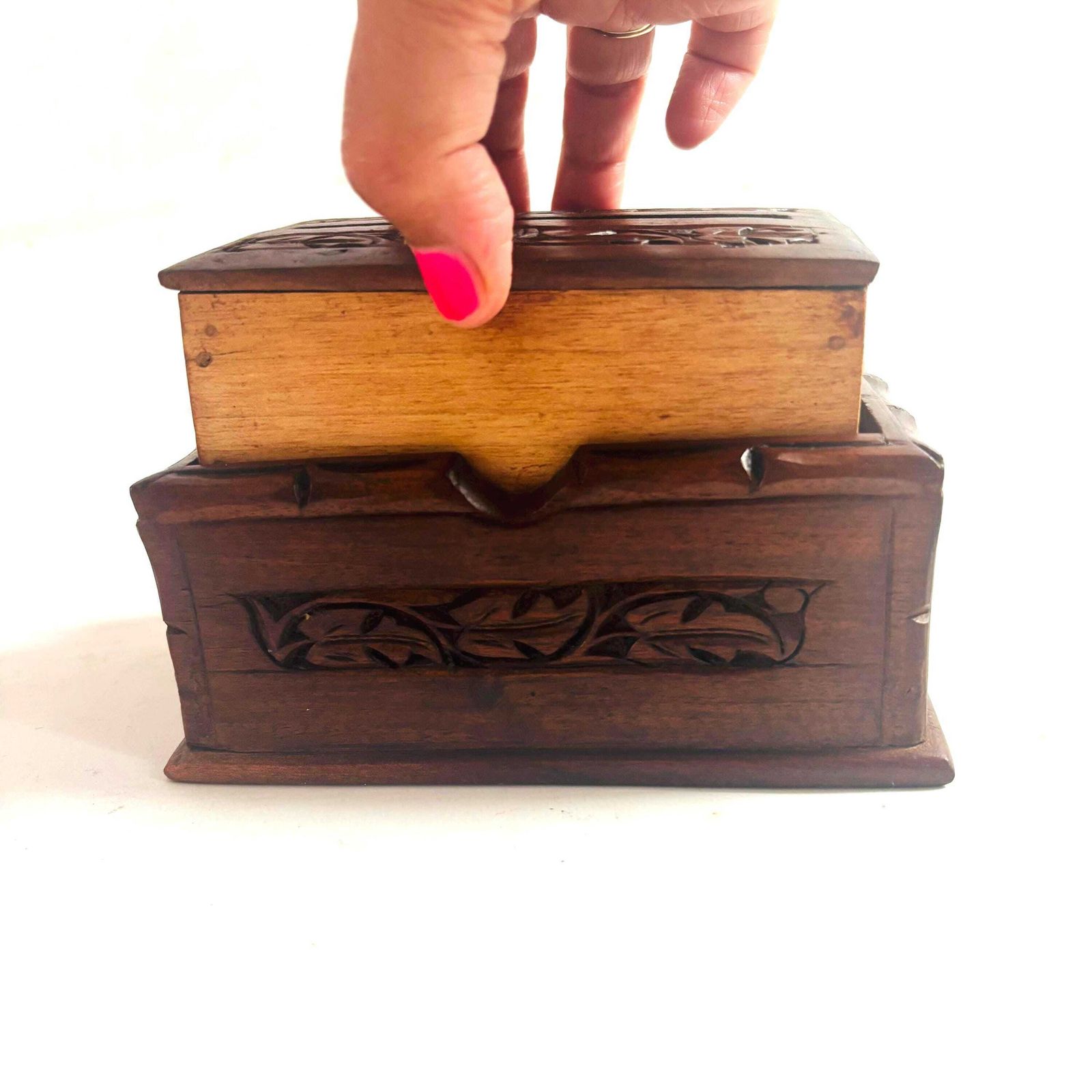 Antiek Edwardiaans gesneden eiken sigarettendispenser, ca. 1910 photo vinterior