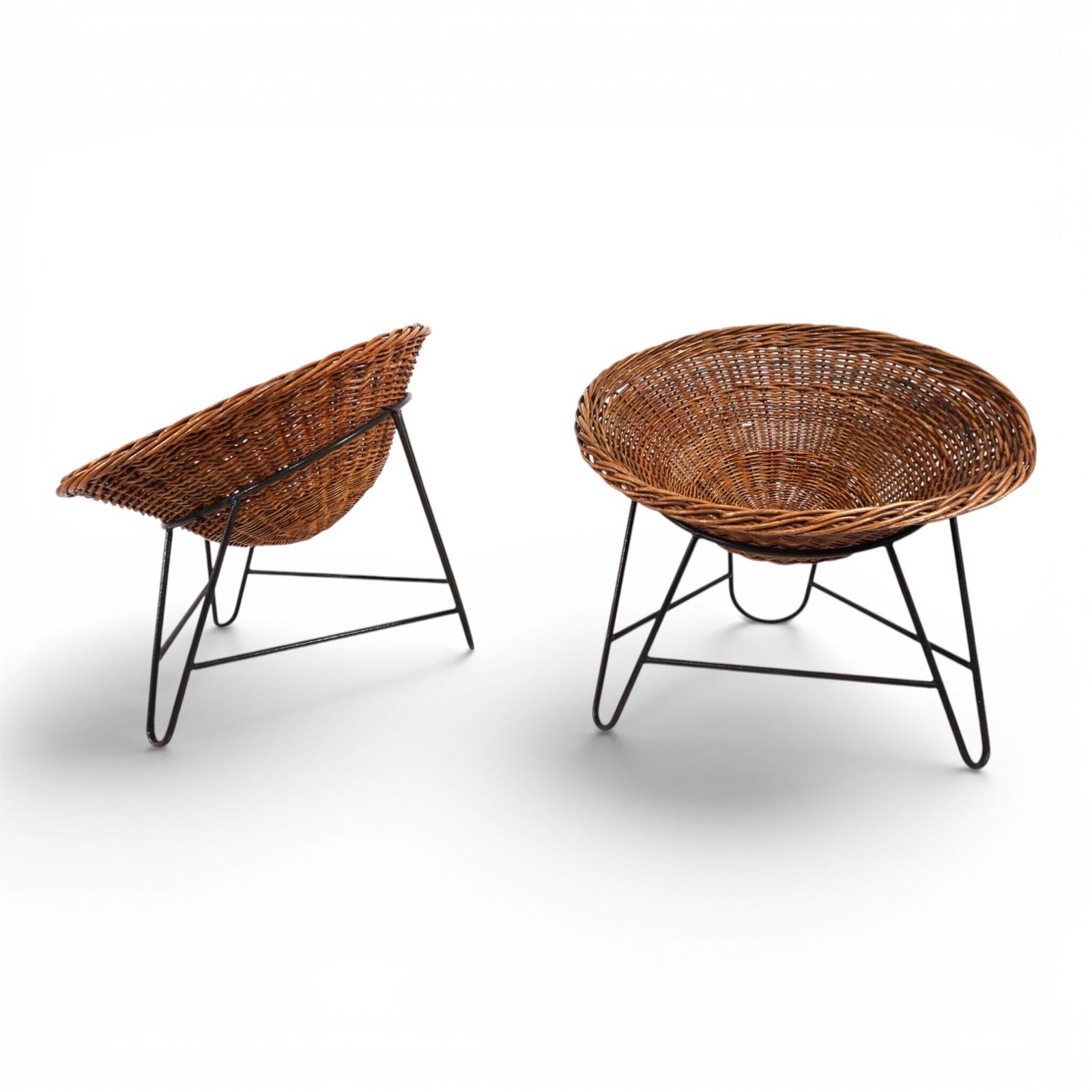 Pod Chairs – Paar rotan/rieten loungstoelen op metalen frame, 1970 photo 590.0