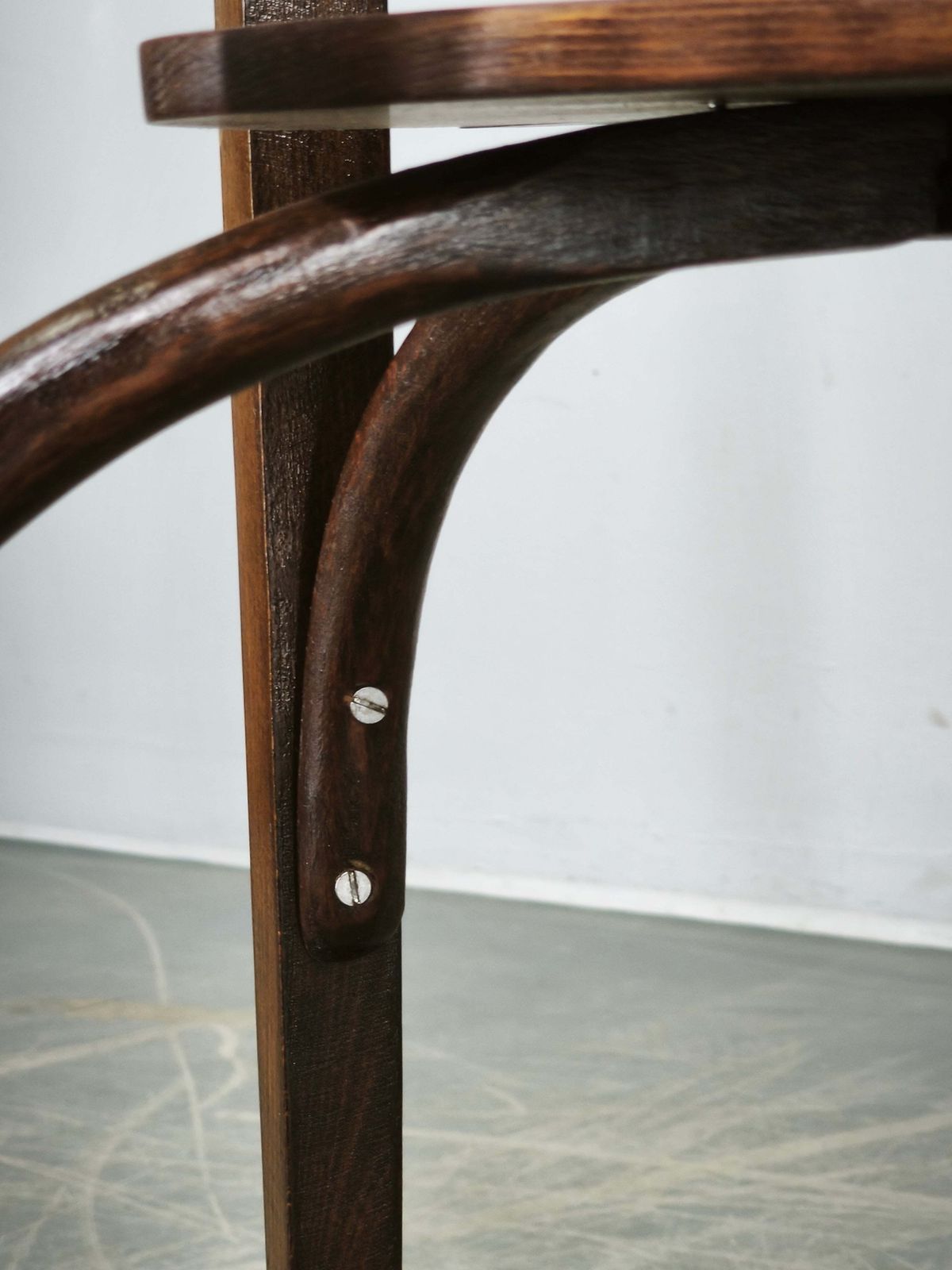 Thonet No. 207 Bentwood Ovale Tafel door Mazowia, Polen, jaren 1910 photo furniture