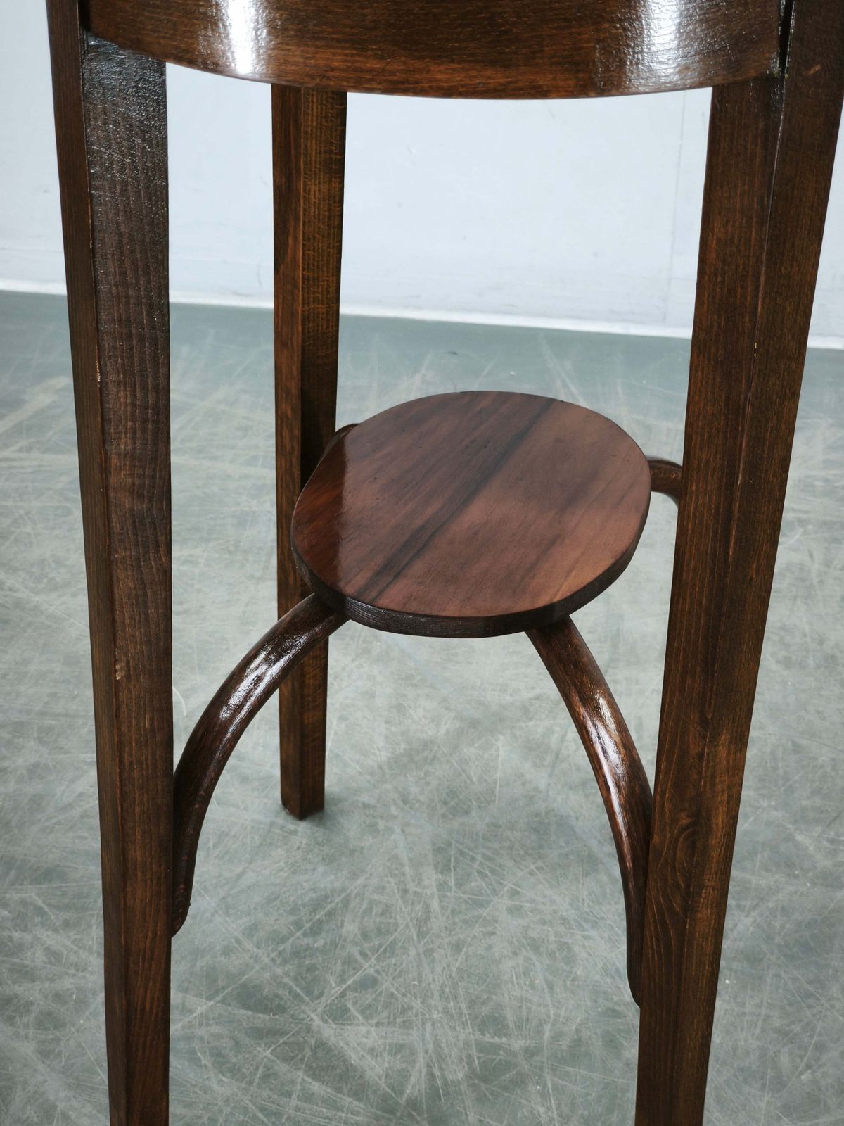 Thonet No. 207 Bentwood Ovale Tafel door Mazowia, Polen, jaren 1910 photo buy