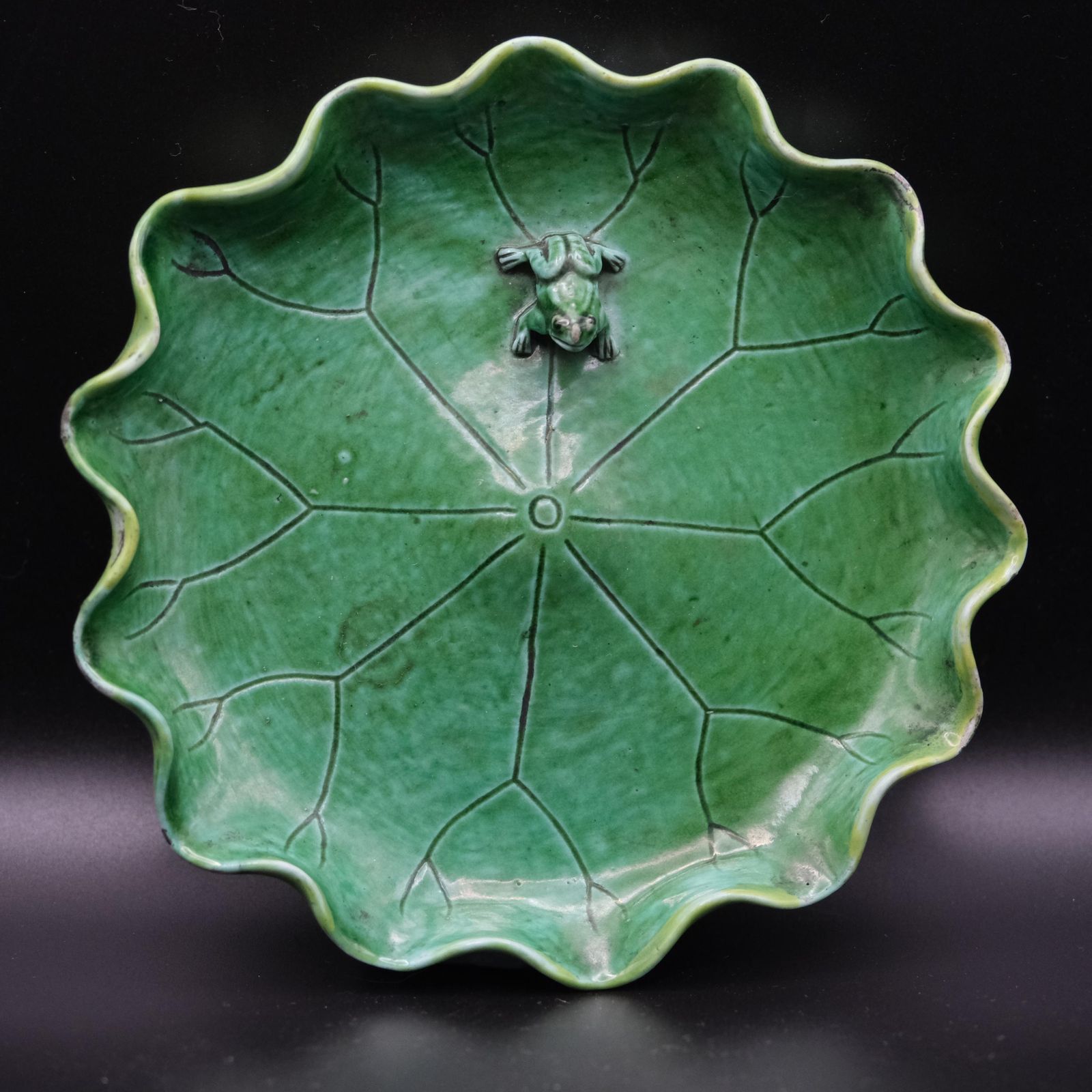 Antique Chinese Green Glaze Lotus Leaf Dish With Frog, Qing/Republic Period, Nature Form Ceramic photo vintage