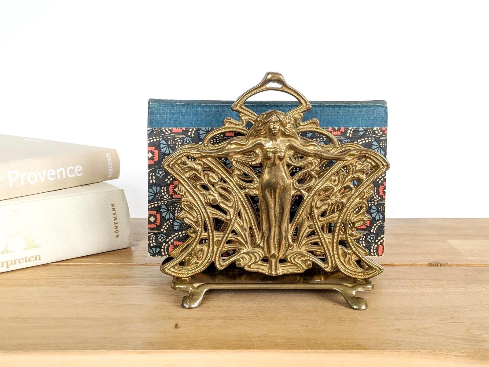 Vintage Frans art nouveau messing brievenhouder / bureauorganizer / servethouder met nimffiguur photo furniture