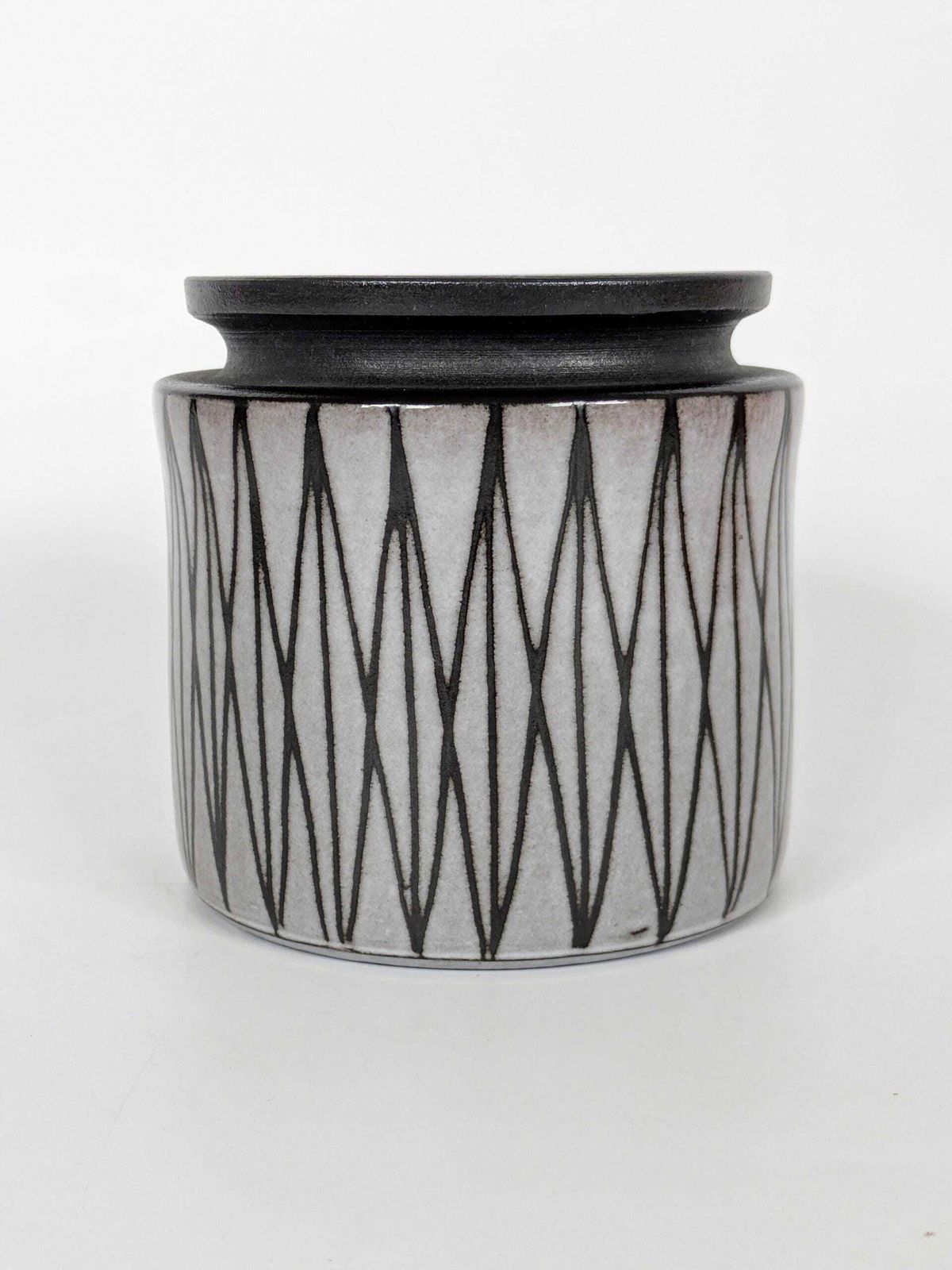 75.0 Mid-century West-Duits keramiek – plantenpot / vaas met geometrisch sgraffito – Köln – gesigneerd – studio-aardewerk photo