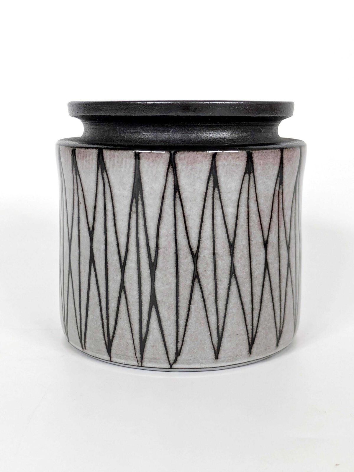 photo buy Mid-century West-Duits keramiek – plantenpot / vaas met geometrisch sgraffito – Köln – gesigneerd – studio-aardewerk