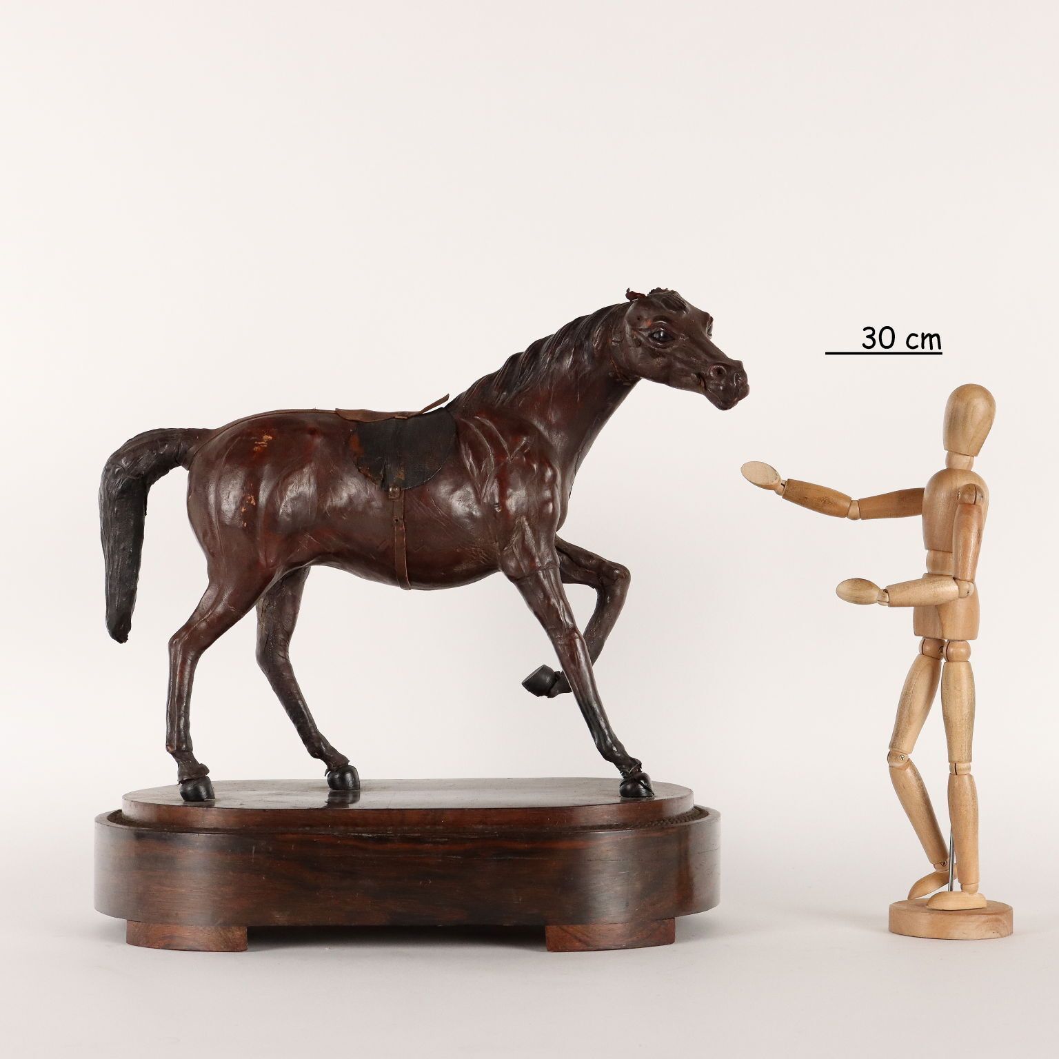 Paard gesneden hout Italië 19e eeuw photo furniture