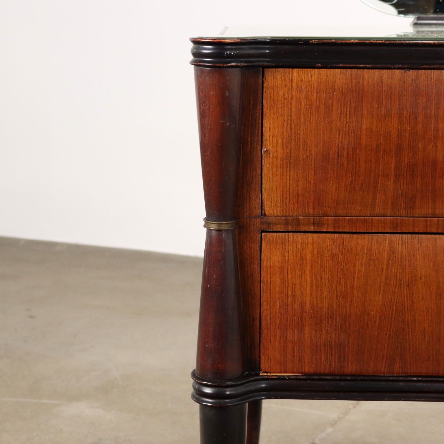 Armoire vintage en bois, plateau en verre, Italie, années 1950-1960 photo buy