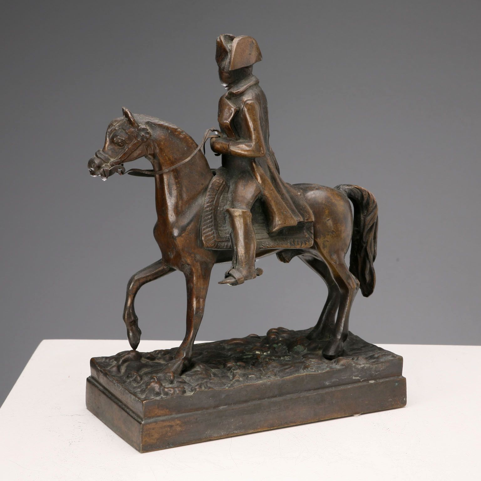 Sculpture d'époque Napoléon Bonaparte à cheval, XXe siècle photo for sale