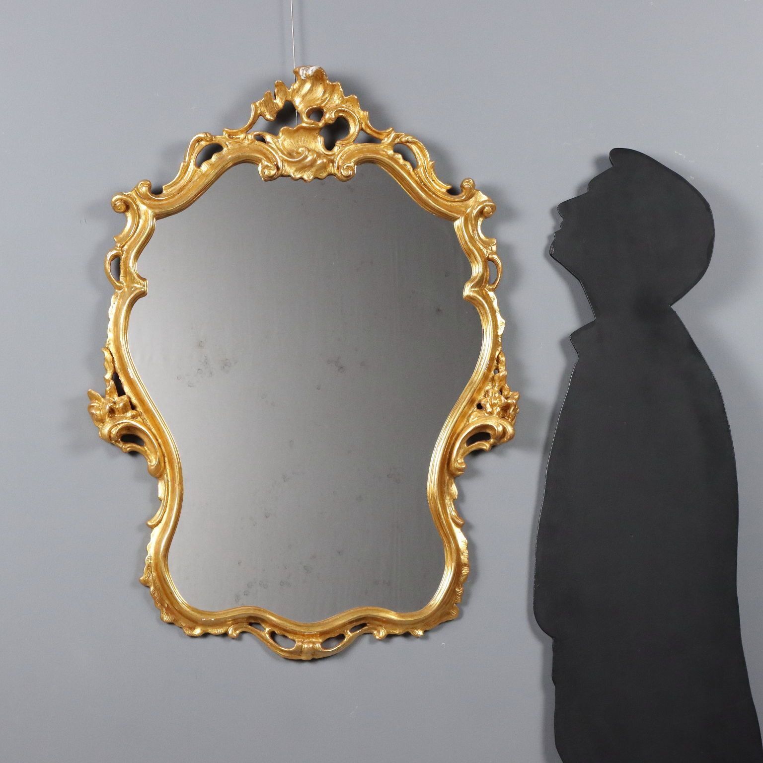 Miroir de style Barocchetto en bois doré sculpté photo furniture