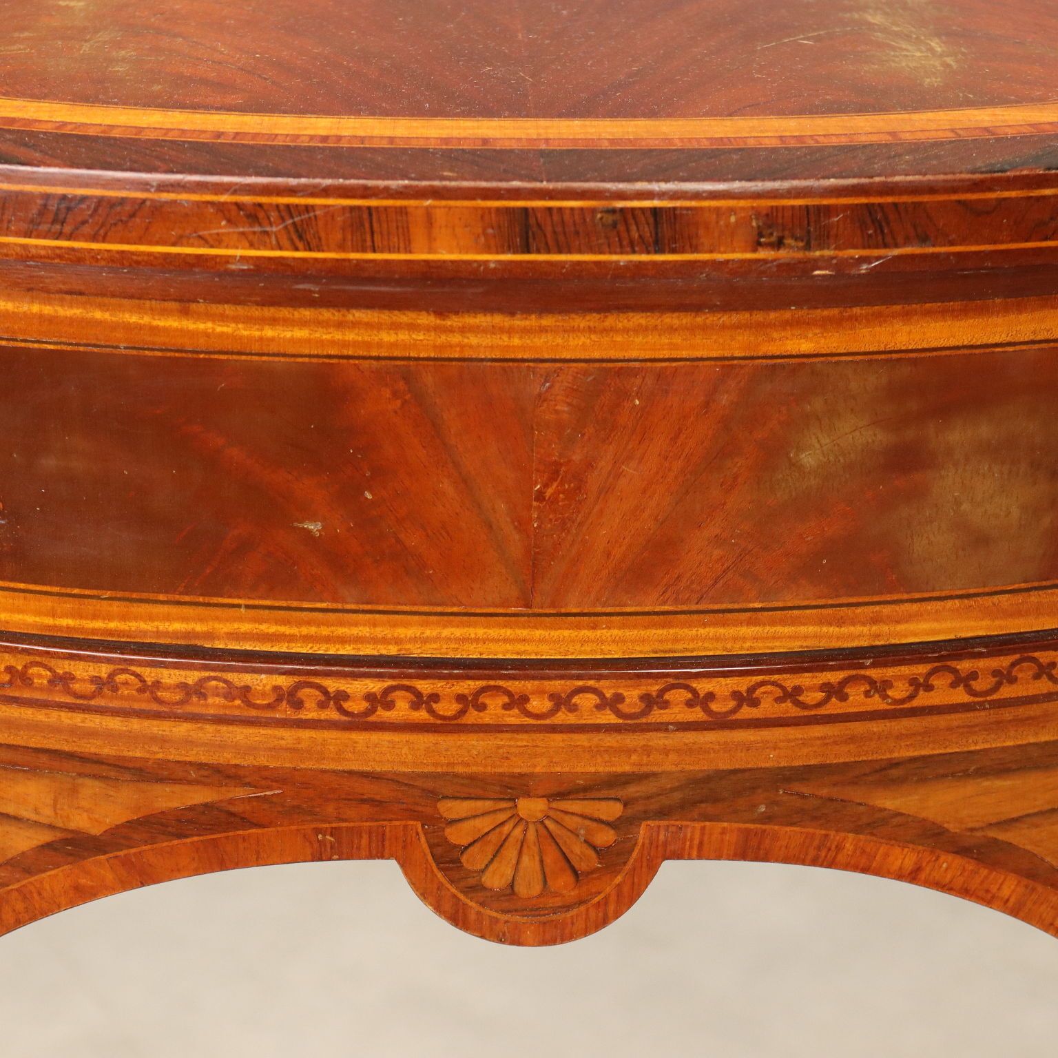 Victoriaanse stijl mahonie dressoir met inlegwerk photo vintage