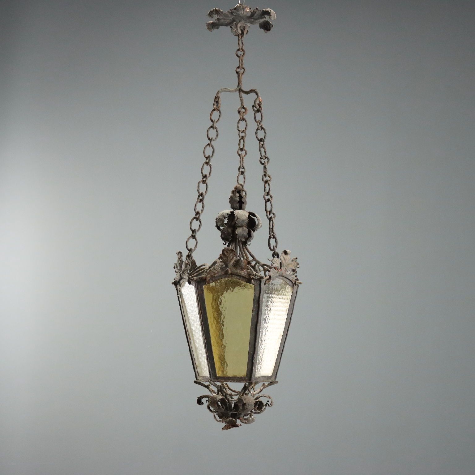 Lanterne d'époque en fer, verre blanc et jaune, Italie, début du XXe siècle