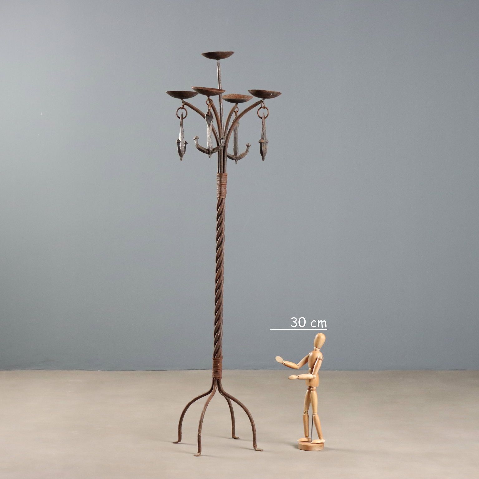 Bougeoirs d'époque en fer forgé, Italie, XXe siècle photo furniture