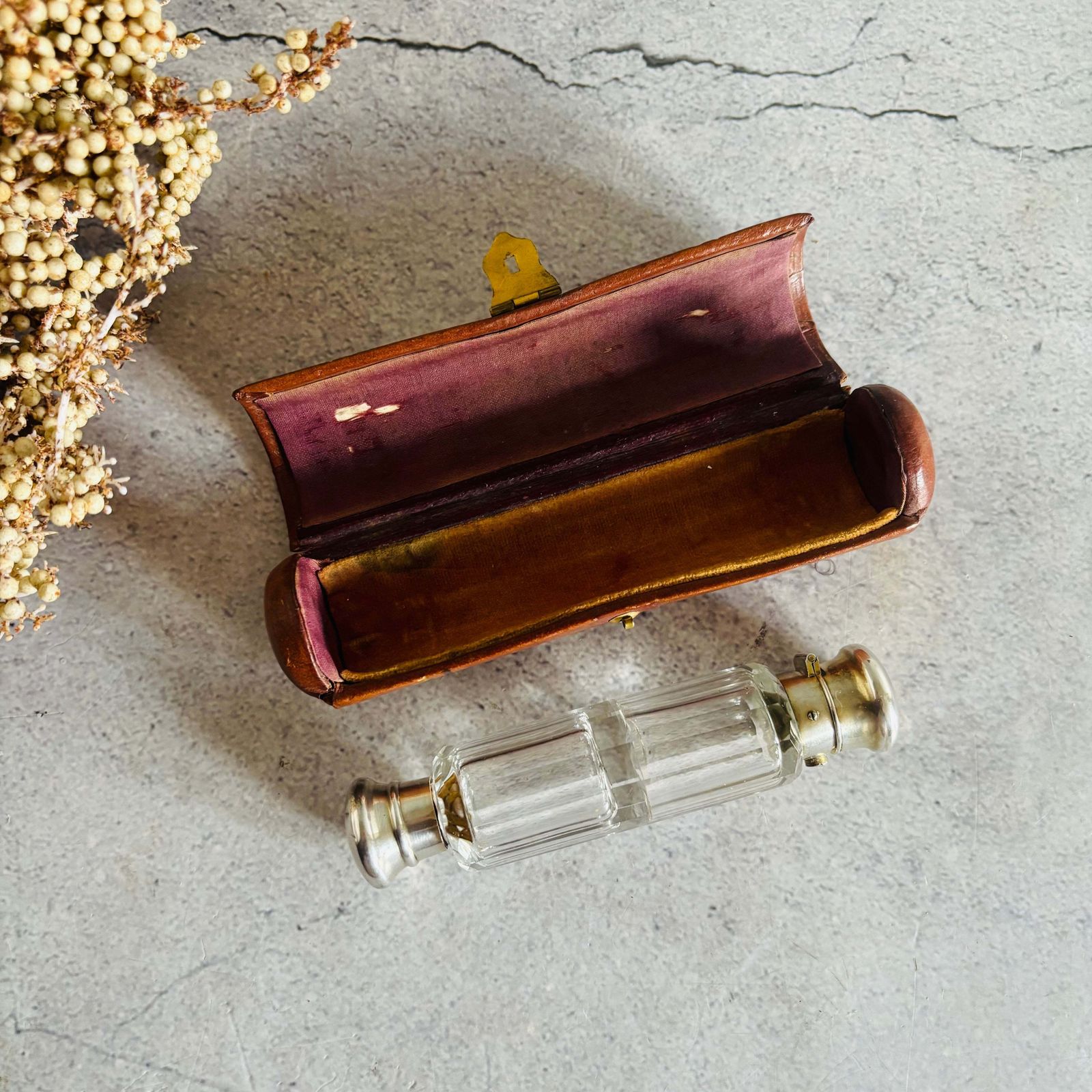 photo vinterior Antique Glass Double Ended Scent Bottle & Case