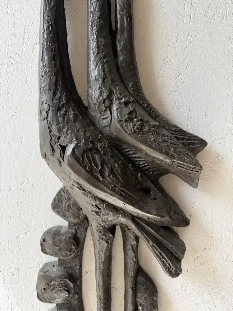 Brutalistische wandsculptuur met vogels – Ars Munda photo Kunst