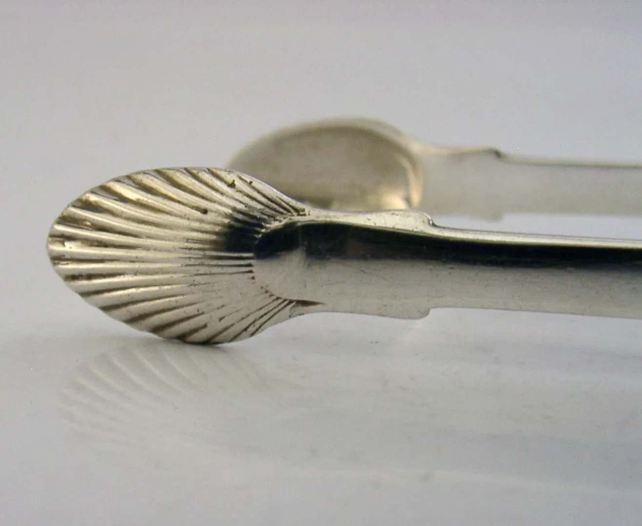 Heavy 50g Dundee Scottish Provincial Sterling Silver Sugar Tongs 1820 Georgian photo for sale