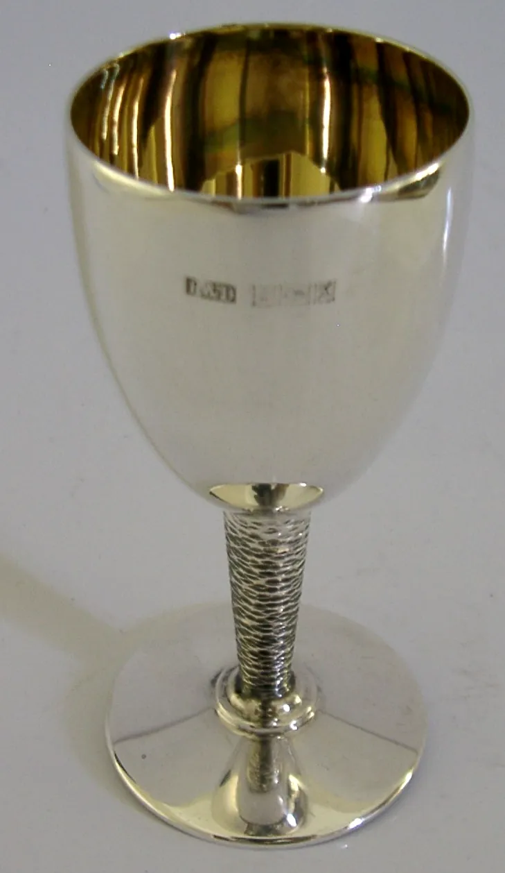 Gobelet calice en argent massif sterling mid-century modern, barware anglais, 1972 photo furniture