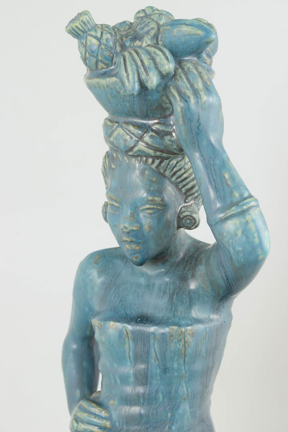 Harald Salomon voor Rörstrand. Monumentaal art deco sculptuur in steengoed, jaren 1940 photo Kunst