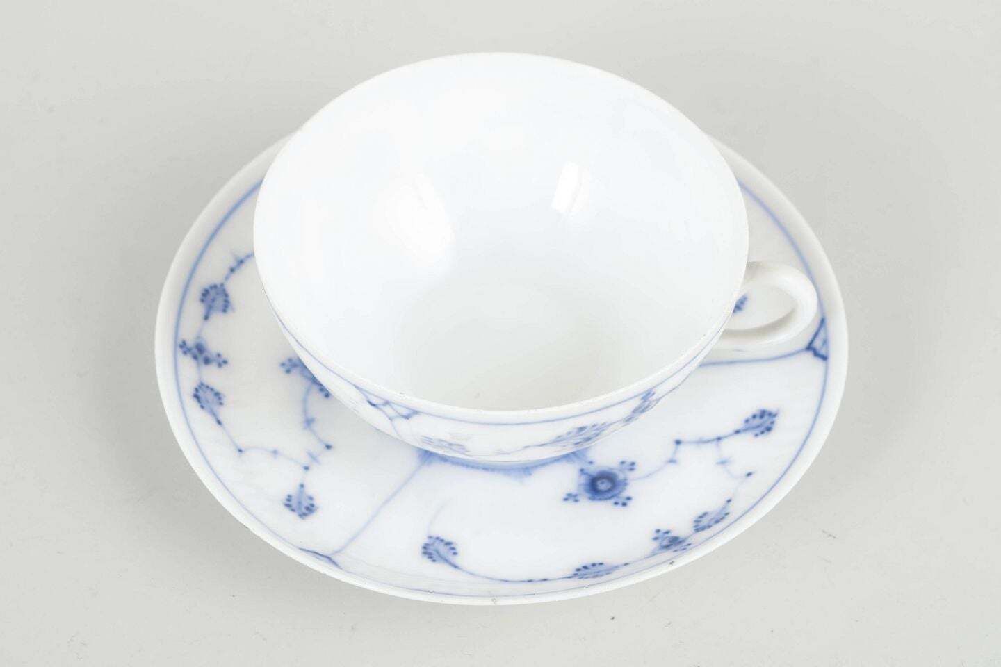 Royal Copenhagen. Tasse à moka d'époque Blue Fluted Plain avec soucoupe, années 1890. photo Décoration