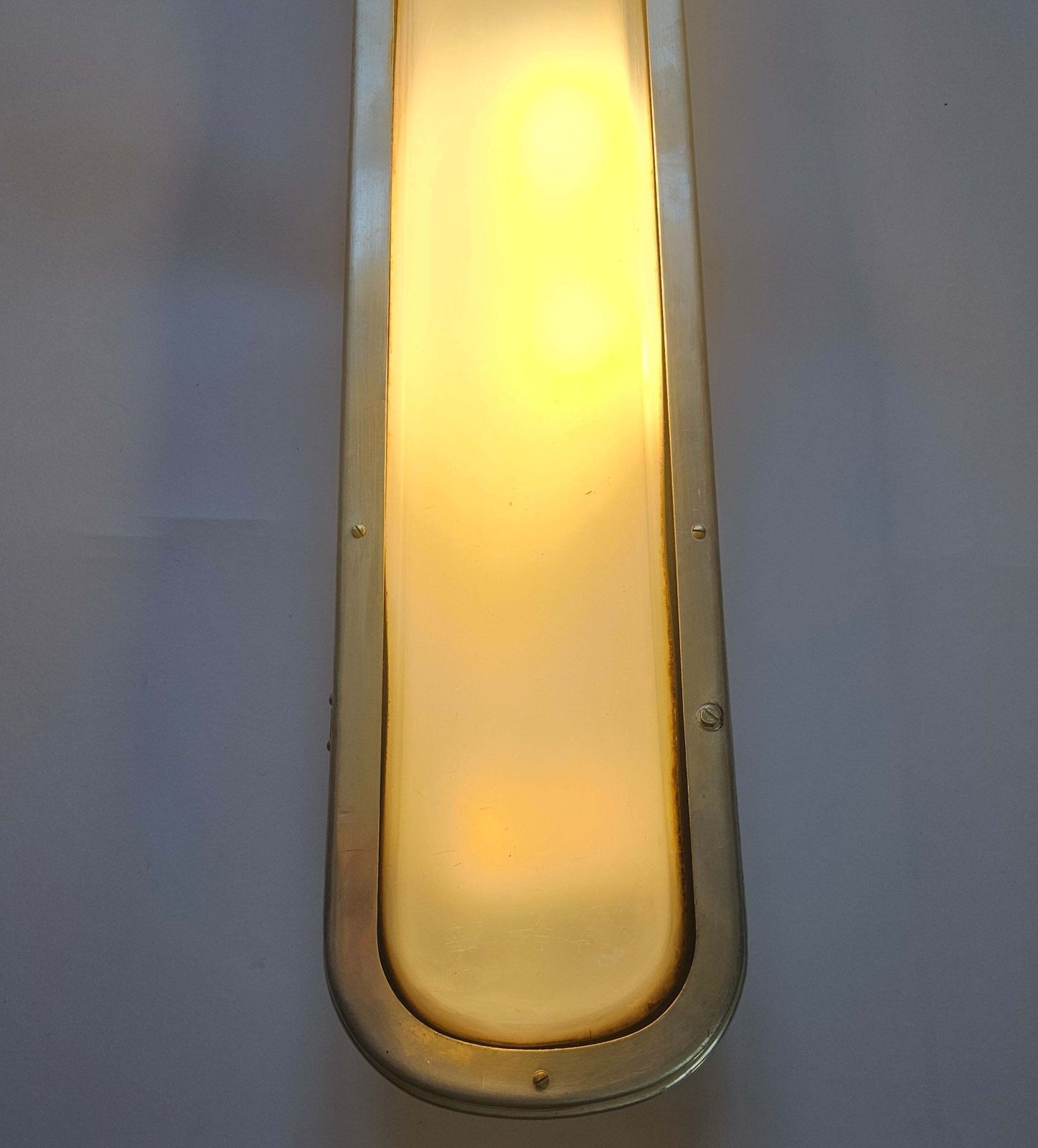 photo furniture Zeer zeldzame Bauhaus, art deco, functionalisme wand- of plafondlamp, jaren 1930