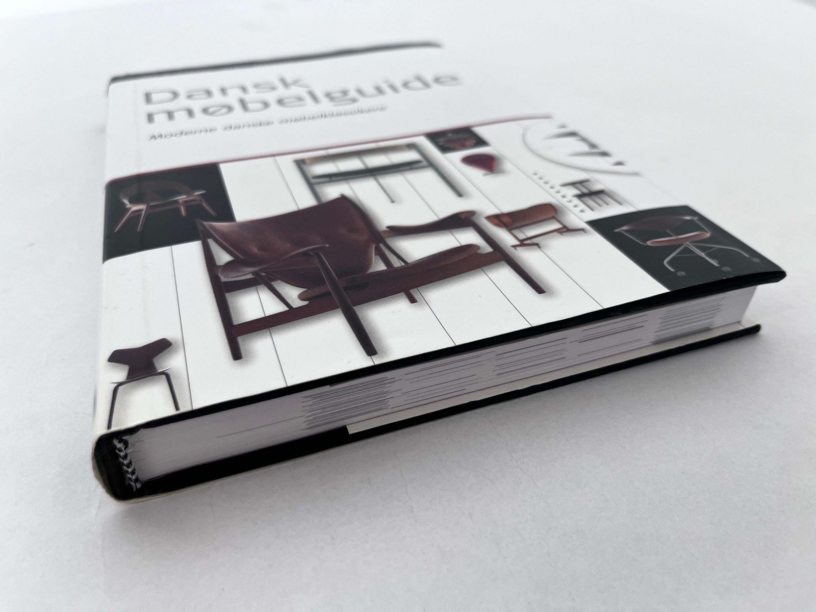Dansk Møbelguide. Moderne Danske Møbelklassikere   H. Hansen.   Klaus Petersen photo Woonaccessoires